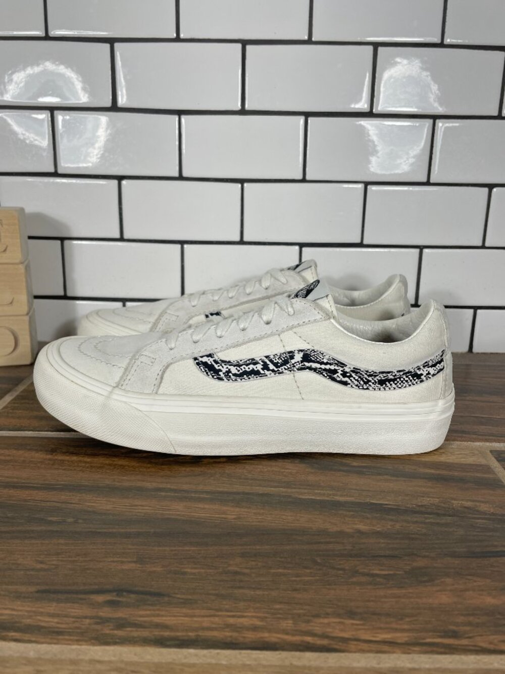 Vans Sk8 Low Reissue Shoes Womens 6.5 Snake Print Marshmallow UltraCush Sneakers